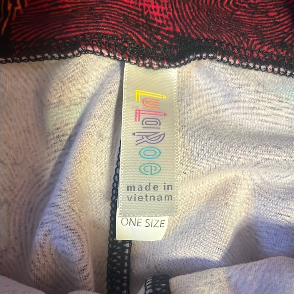 LuLaRoe Women’s/Girls Patterned Leggings. One size. - Picture 4 of 8